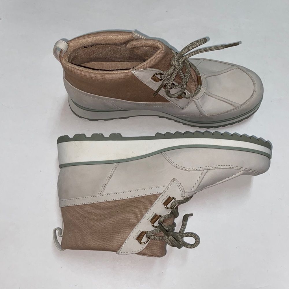 Vionic Nolan Hiking Suede Ankle Boots in Tan and Cream Size 9 US - Picture 2 of 10